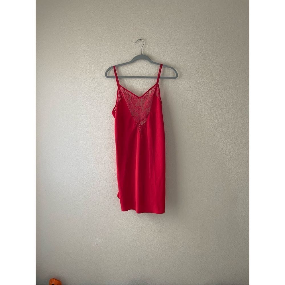 Vintage Victoria’s Secret deep‎ v lace slip large